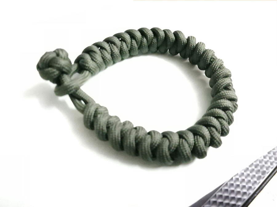 How to Make a Snake Knot Adjustable Shackle Paracord Bracelet Tutorial 